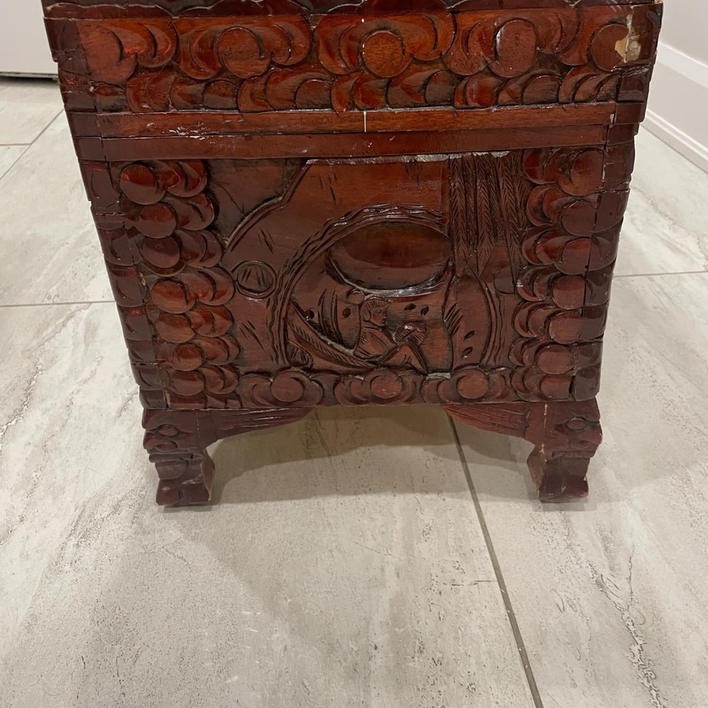Antique Chinese Carved Camphor Wood Chest Blanket Trunk - Picture 5 of 6